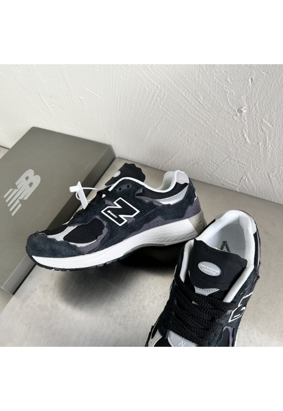 New Balance 2002R Protection Pack - Black / Grey - M2002RDJ